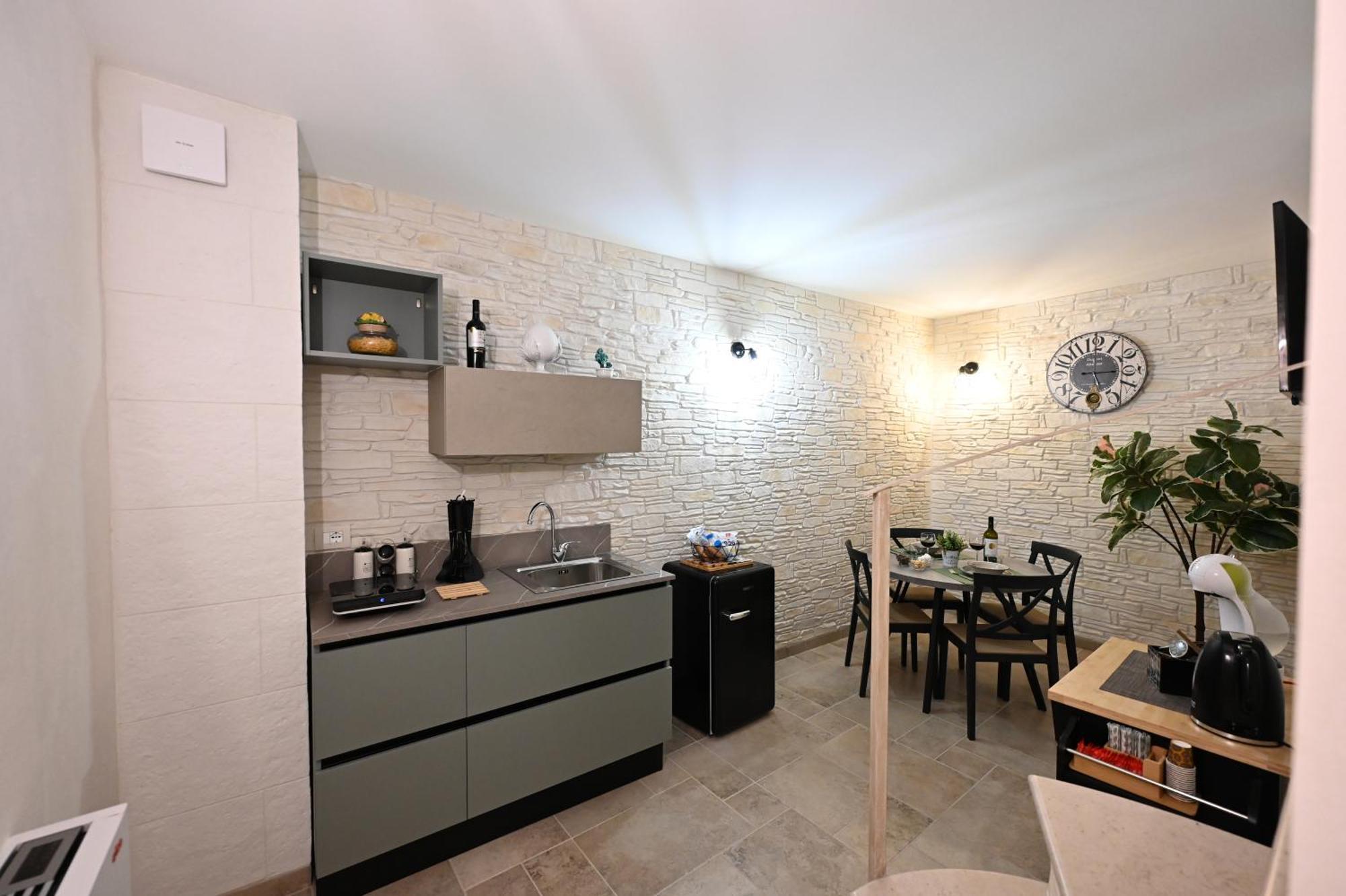 Suite Laurel Spa Con Idromassaggio Fasano Exterior photo